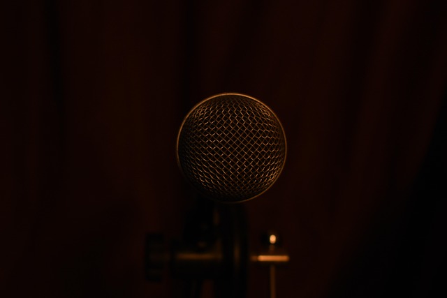 Od Mikrofonu Karaoke do Opery: Moja Nietypowa Droga do Mistrzostwa Wokalnego (i Czego Nauczyłem Cię Po Drodze)